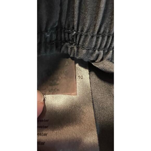 Billabong girls shorts
Gray
Sm size 10 - Picture 4 of 6